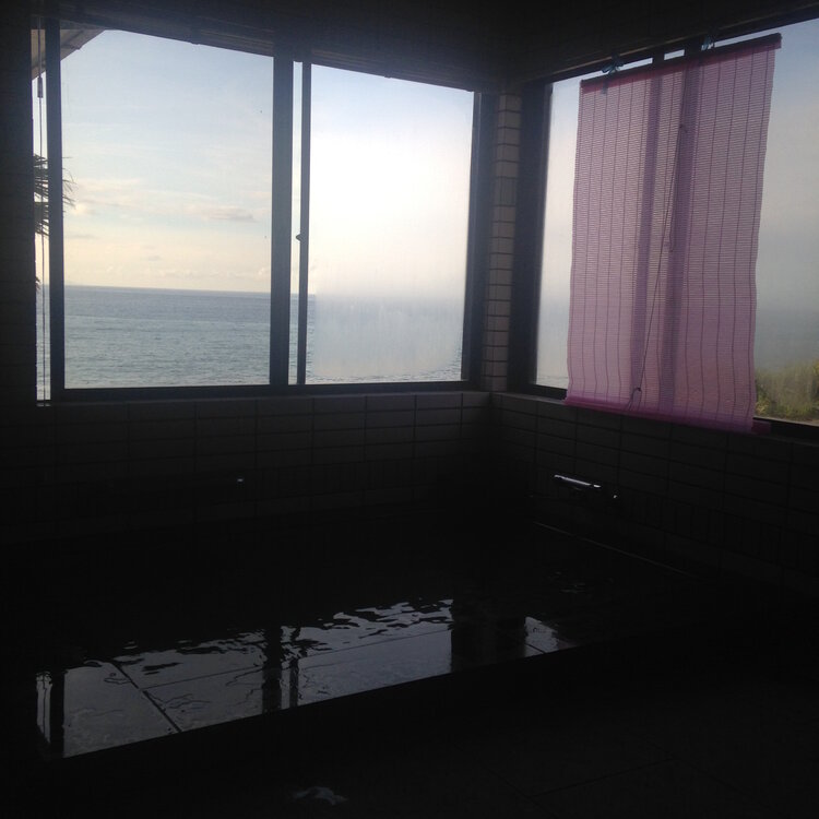 Le Onsen et le voile rose pâle Laetitia Guillet