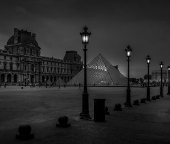 Le Louvre en noir et blanc Théo CASTILLON
