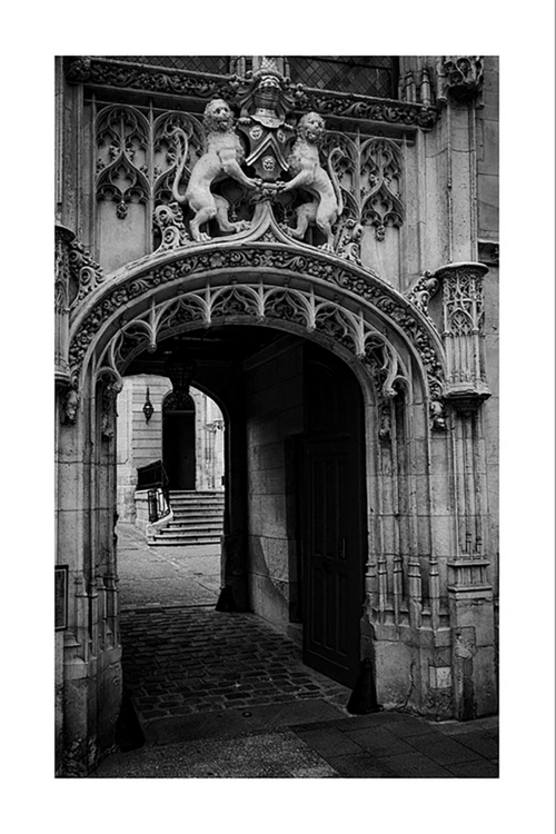 The door Miguel Duvivier