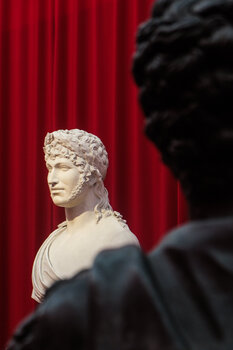 Statues at Stage Gilliard Bressan