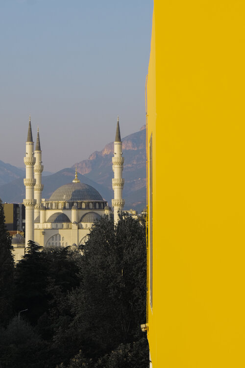 mosque / yellow Gilliard Bressan