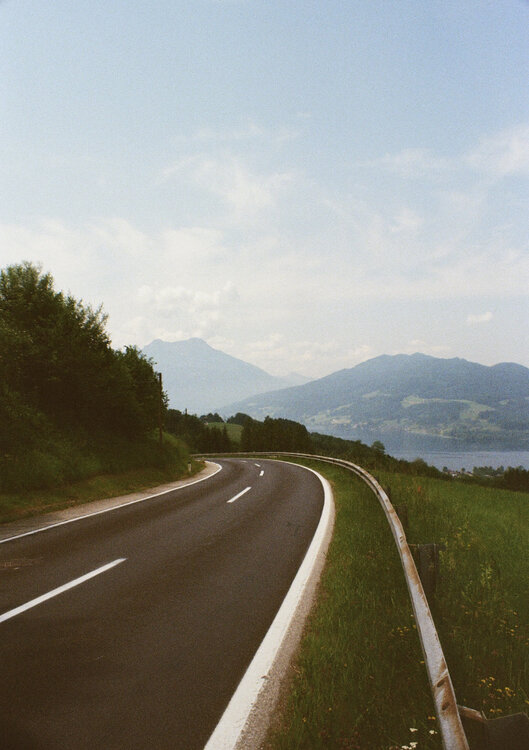 The road never ends. Léo J