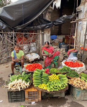 Local Market Alienor Chateau
