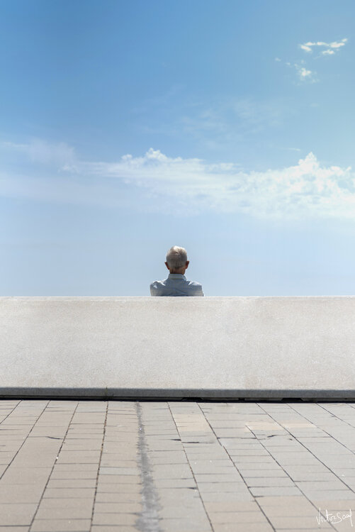 face a la mer victor saez