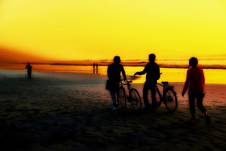 A bicyclette sur la plage Chantal Gayaud