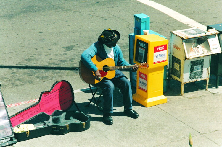 Le musicien  dans une rue de San Franscisco Chantal Gayaud