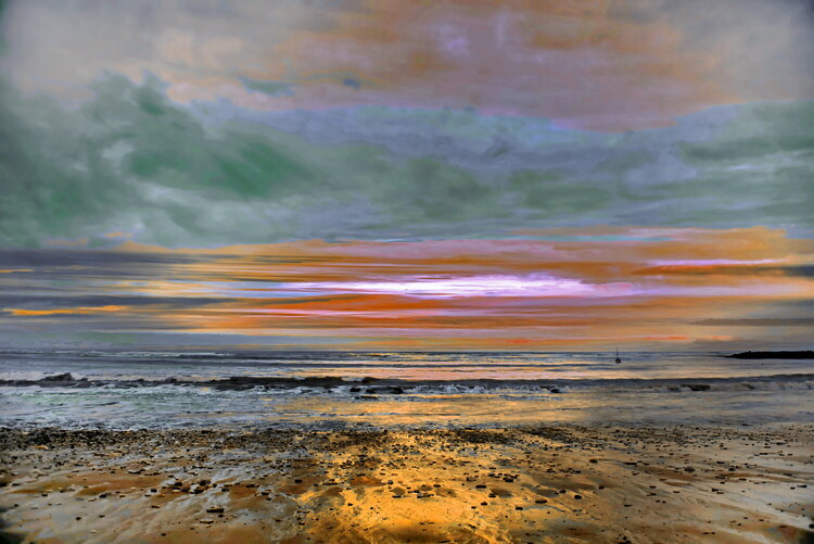 soirée de coucher de soleil  sur la mer en France en Charentes Maritimes Chantal Gayaud